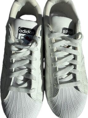 adidas White Hello Kitty Women's Low-Top Shell Toe Sneakers Sz 7 pre- Love